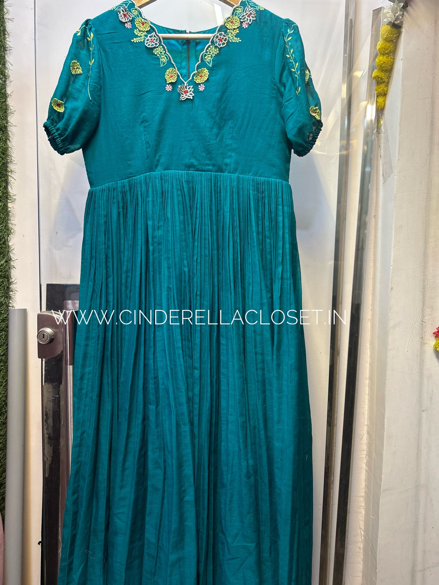 Teal blossom